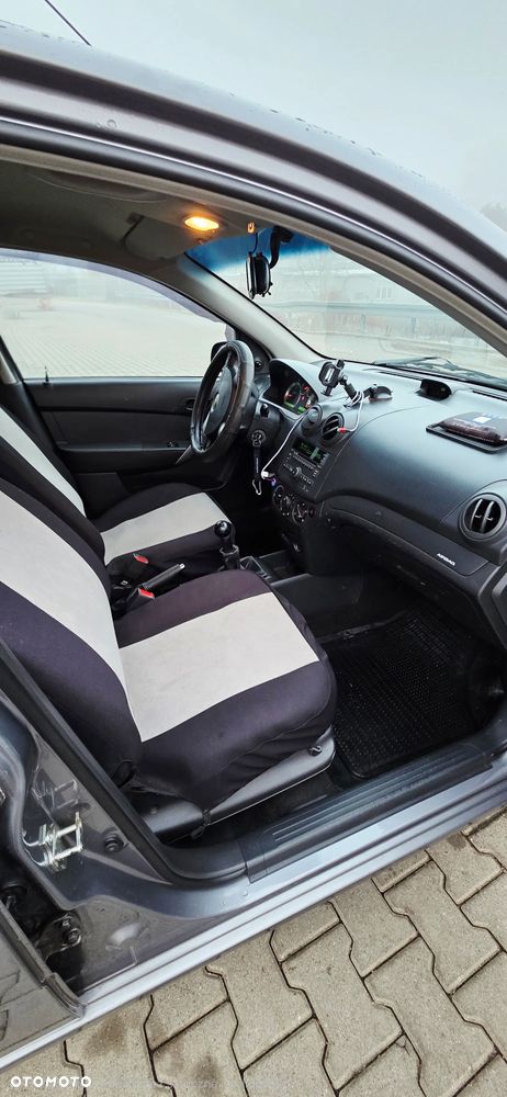 Chevrolet Aveo 1.2 16V Base - 9