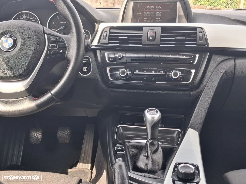 BMW 320 d EfficientDynamics Line Sport - 10