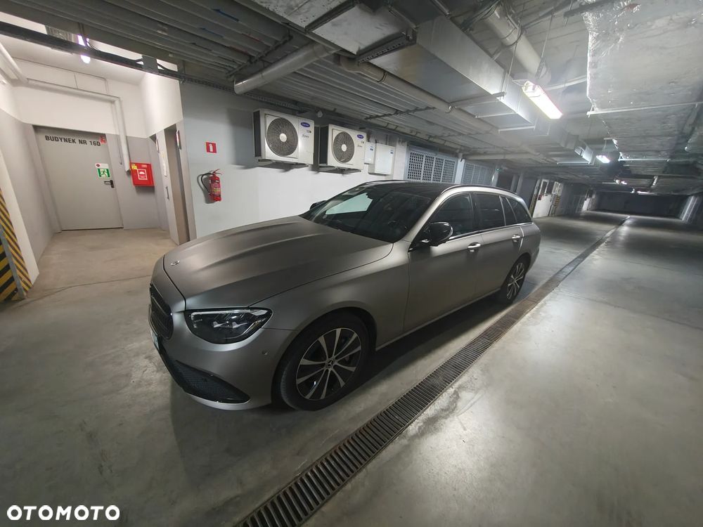 Mercedes-Benz E-Class 2022 photo 3