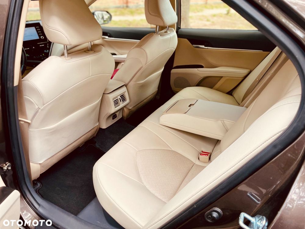 Toyota Camry 2.5 Hybrid Prestige CVT - 22