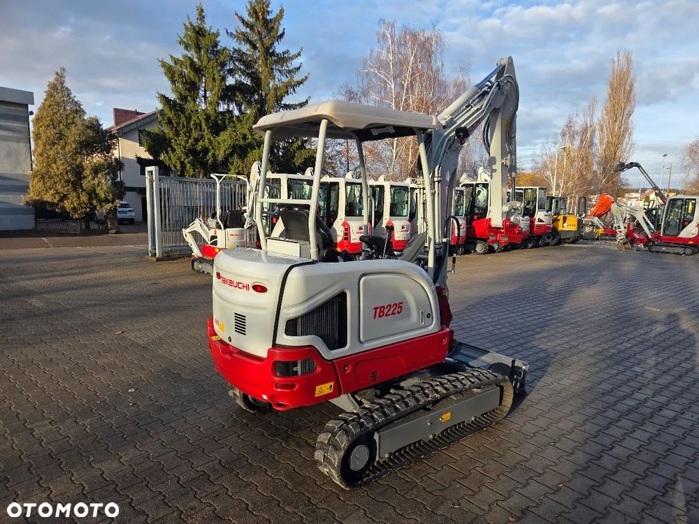 Takeuchi Minikoparka Koparka Gąsienicowa Takeuchi TB225 OKAZJA !! Nowa maszyna - 4