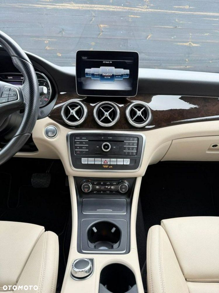 Mercedes-Benz CLA - 27