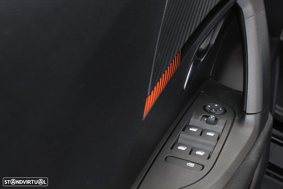 Peugeot 2008 1.2 PureTech Active Pack - 23