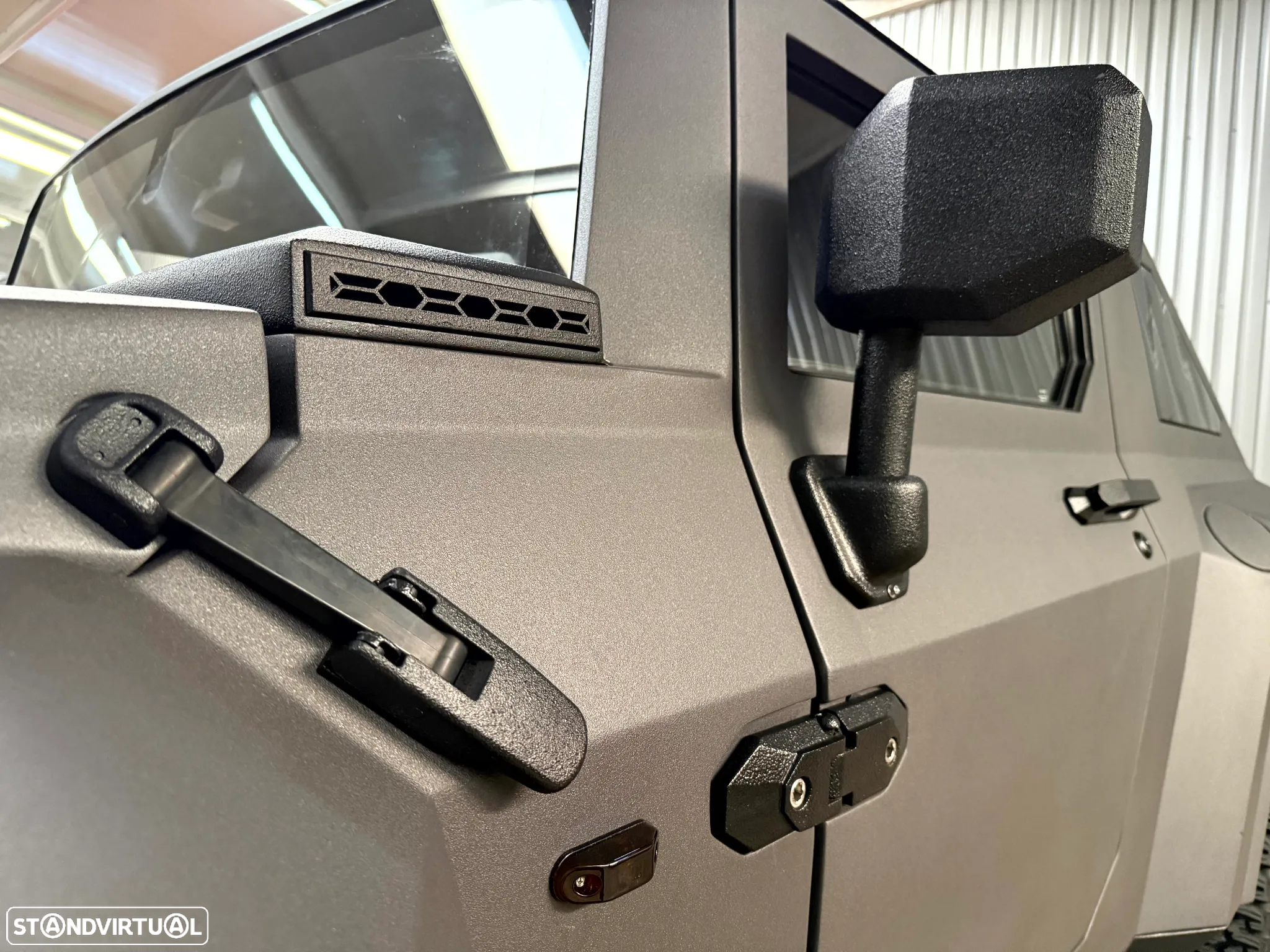 Hummer H2 Slantaback Custom 6.0 V8 - 43