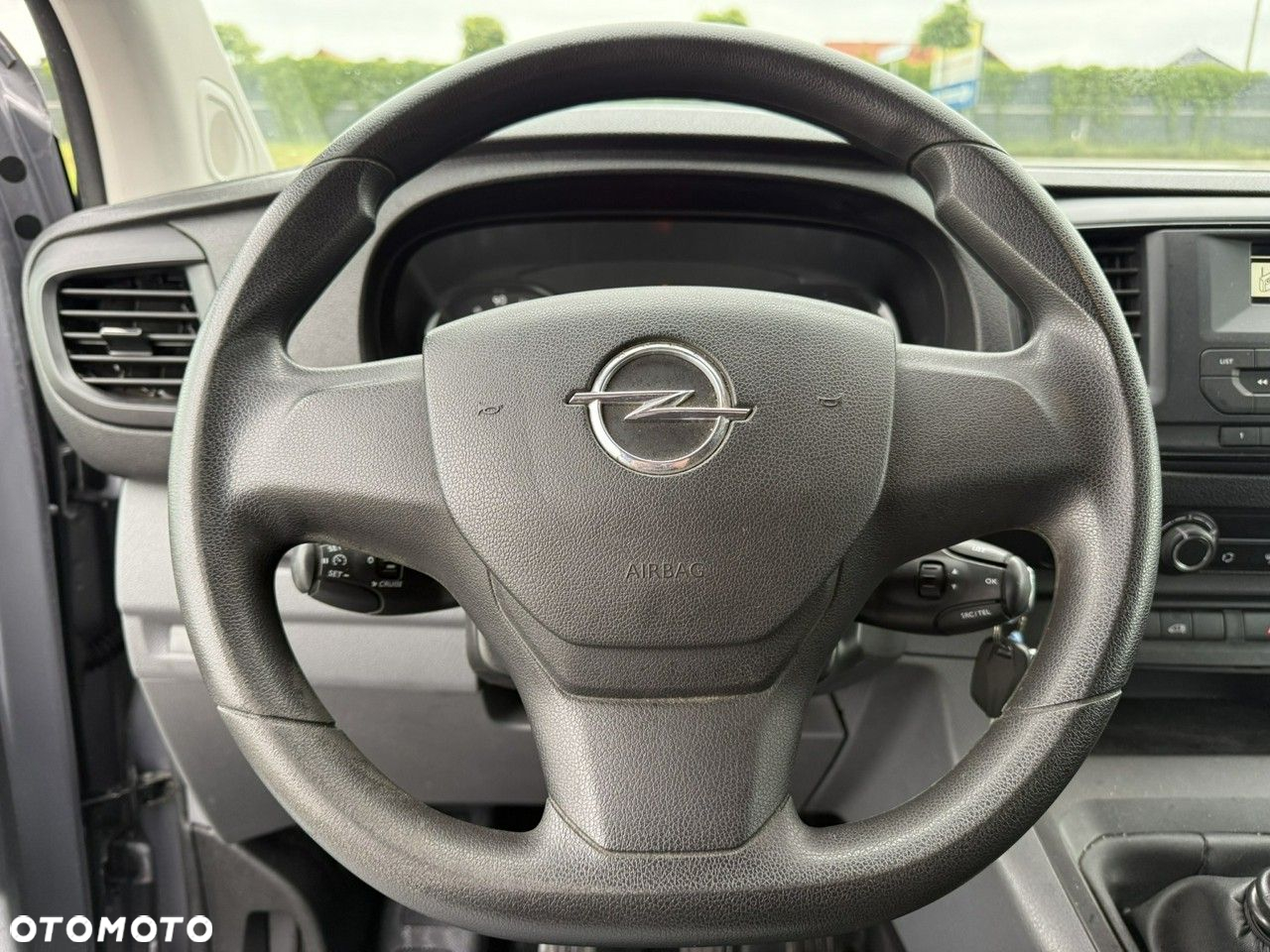 Opel Vivaro - 12