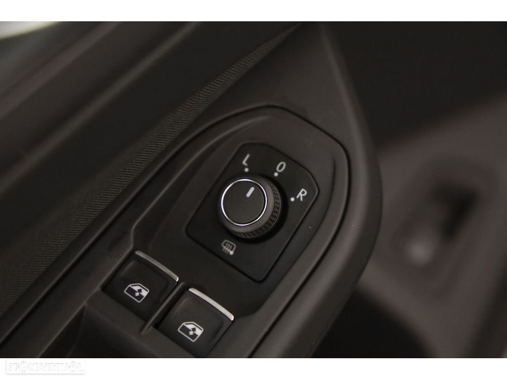 VW Golf 1.4 TSI e-Hybrid DSG - 32