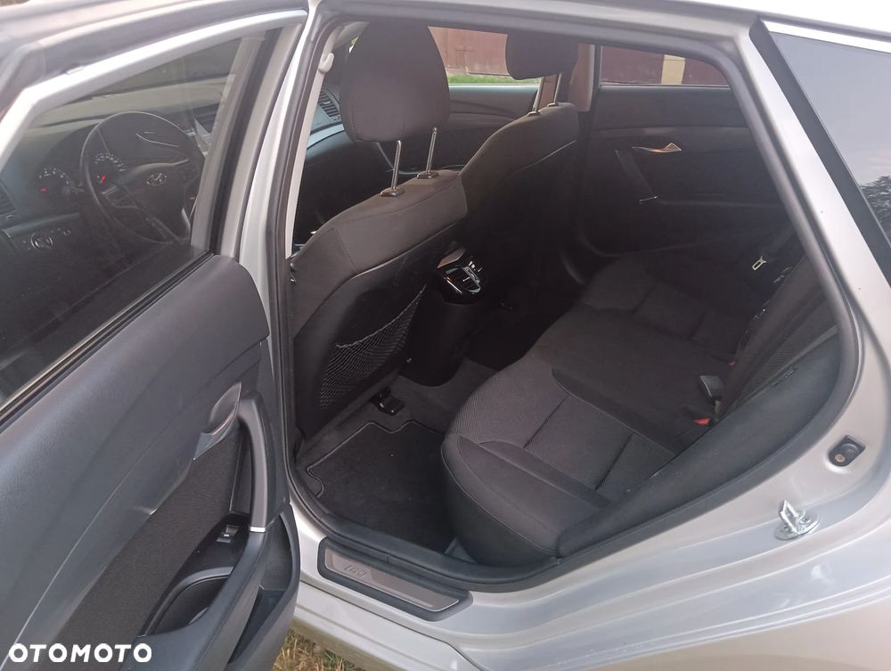 Hyundai i40 Kombi blue 1.6 Space - 23