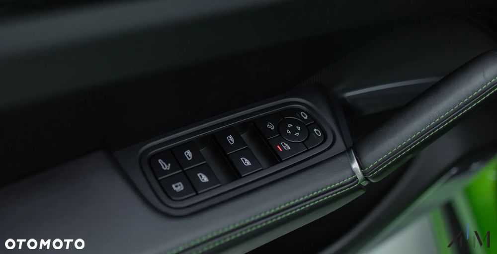 Porsche Cayenne - 25