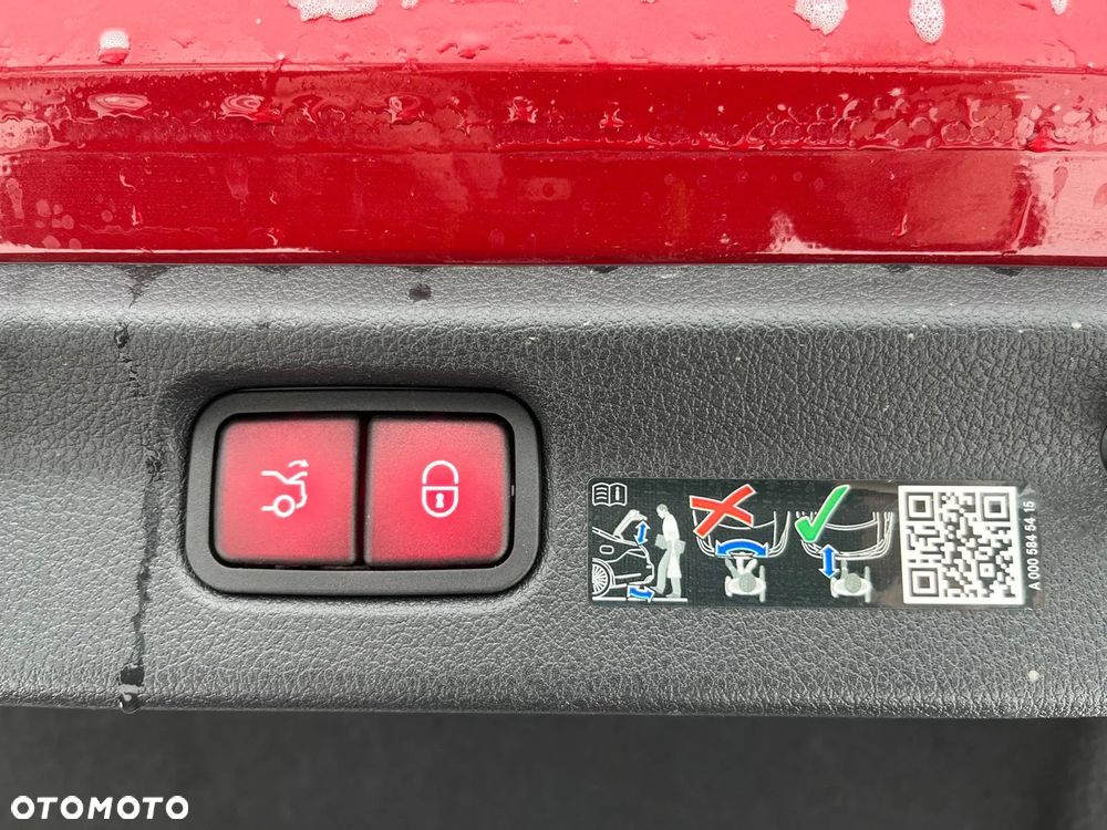 Mercedes-Benz EQE - 28