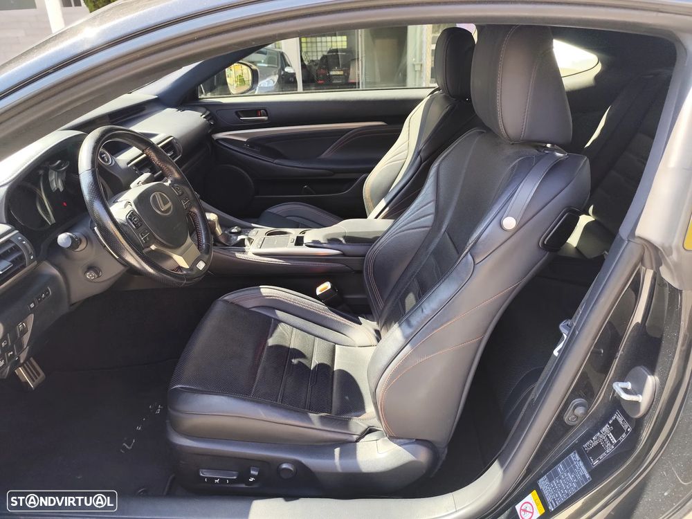 Lexus RC 300h Black Edition - 5