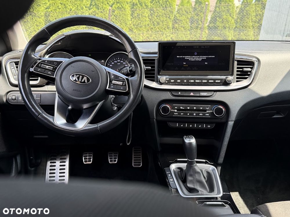 Kia Ceed 1.5 T-GDI Business Line - 16