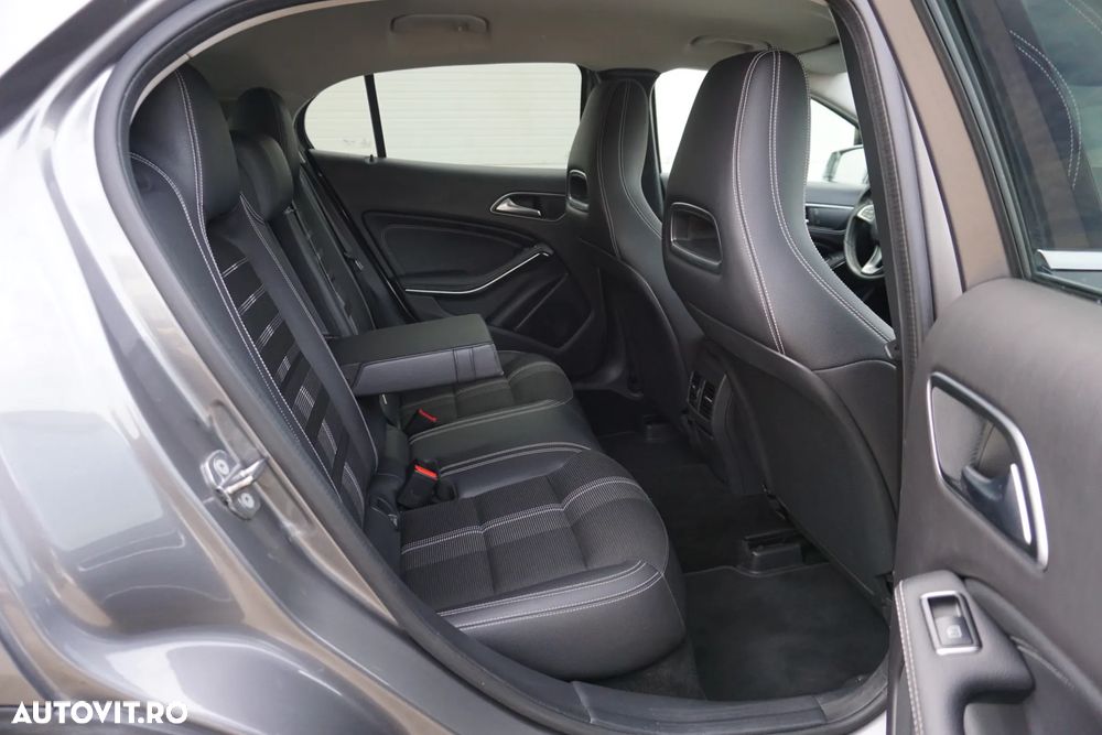 Mercedes-Benz GLA 220 d 4Matic 7G-DCT - 9