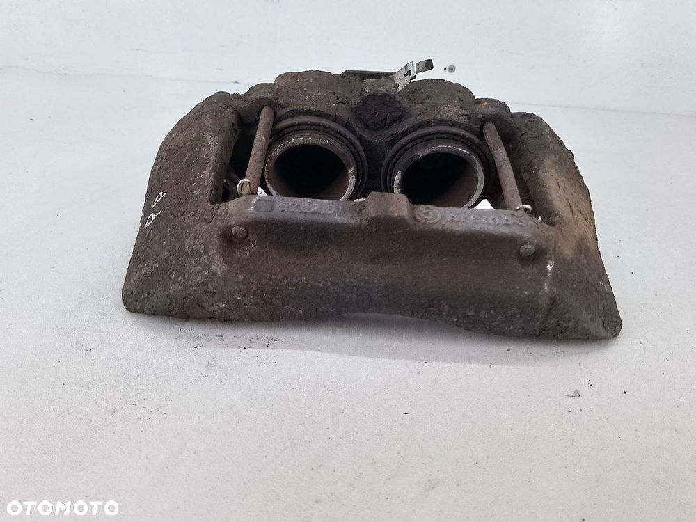 ZACISK HAMULCOWY PRAWY PRZÓD IVECO DAILY Tourus 24 3.0 HPI - 3