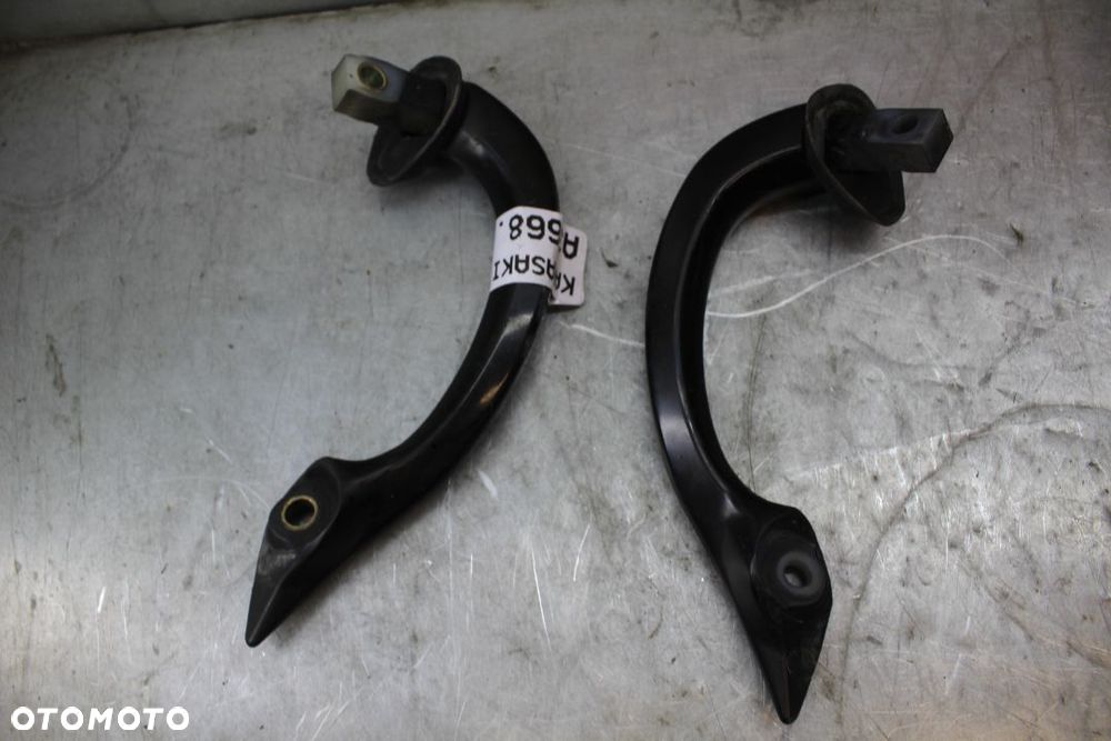 Kawasaki ZR-7 03r. Rączki uchwyty pasażera - 2