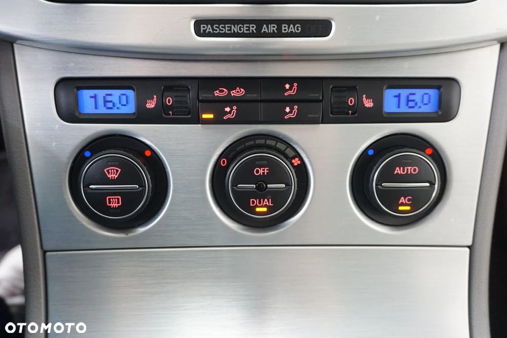 Volkswagen Passat Variant 2.0 TDI DSG Highline - 37