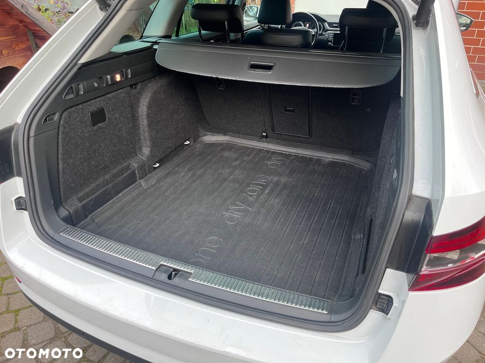 Skoda Superb 2.0 TDI 4x4 L&K DSG - 9