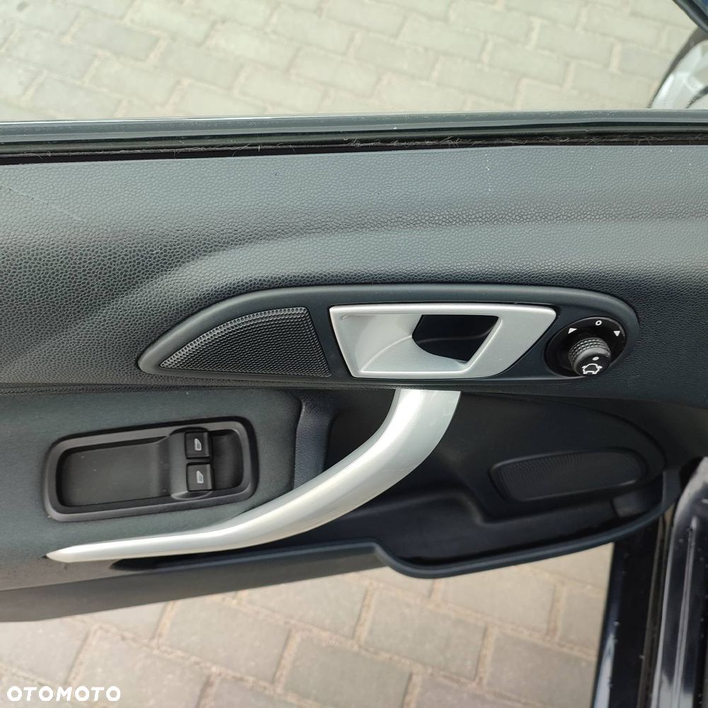 Ford Fiesta 1.25 Titanium X - 13