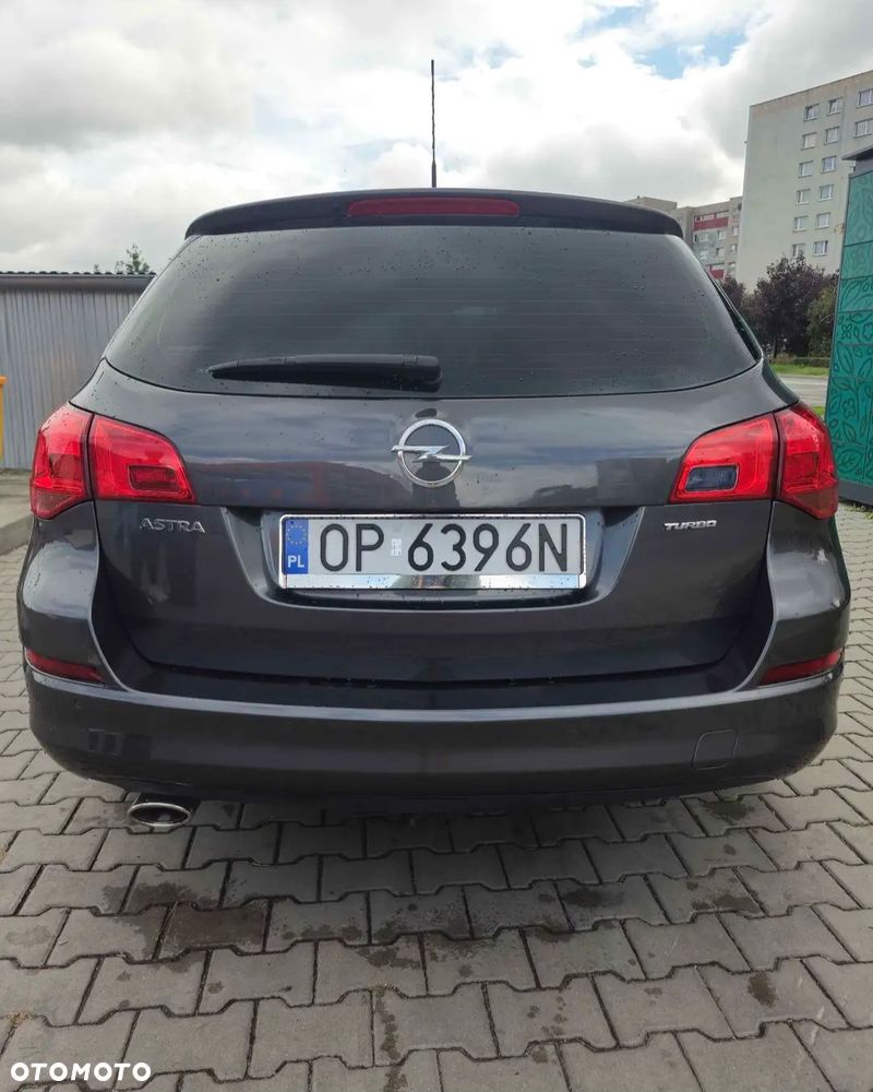 Opel Astra 2011 photo 3