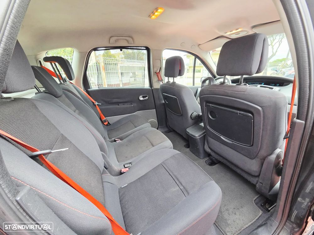 Renault Scénic 1.5 dCi Conquest - 14