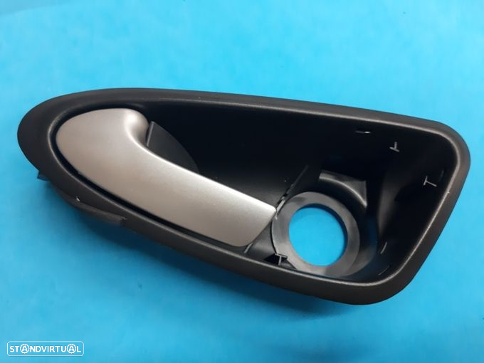 Puxador pega muleta de porta Seat Ibiza 6J   2008-2012  (cinza) NOVO - 3
