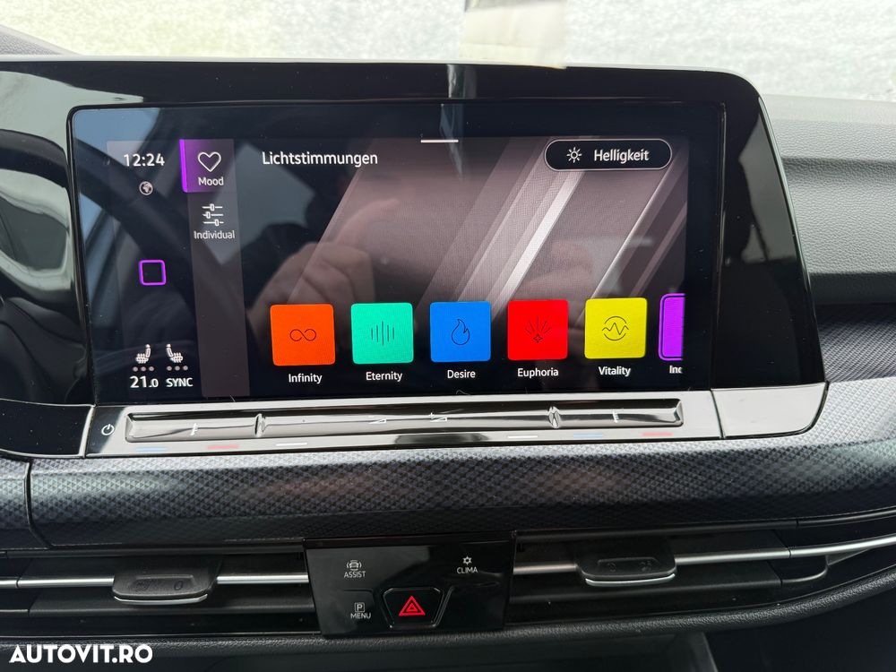 Volkswagen Golf 2.0 TDI SCR Life - 22