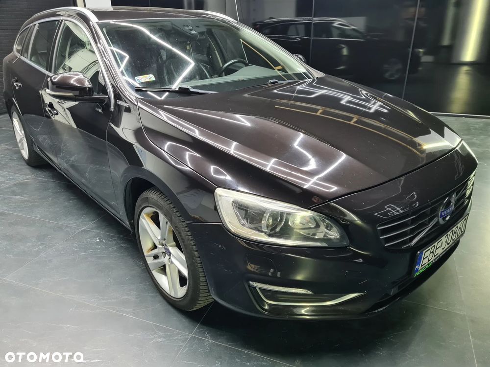 Volvo V60 D6 AWD Plug-in Hybrid Summum - 19