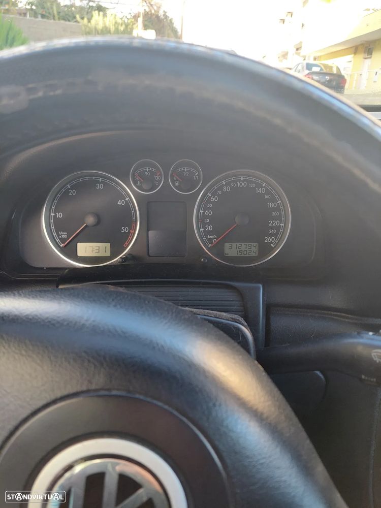 VW Passat 1.9 TDi Confortline - 6