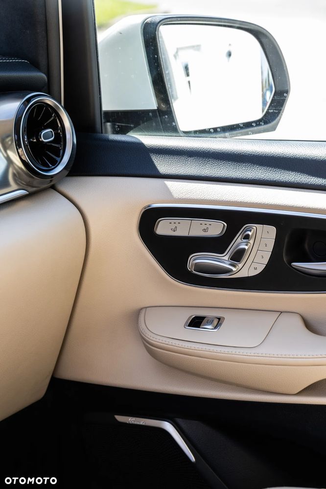 Mercedes-Benz Klasa V 300 d 4-Matic Exclusive 9G-Tronic (d³ugi) - 27