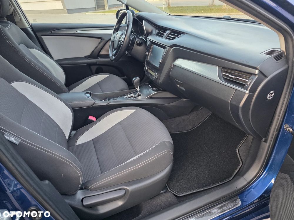 Toyota Avensis Touring Sports 1.8 Multidrive S Comfort - 25