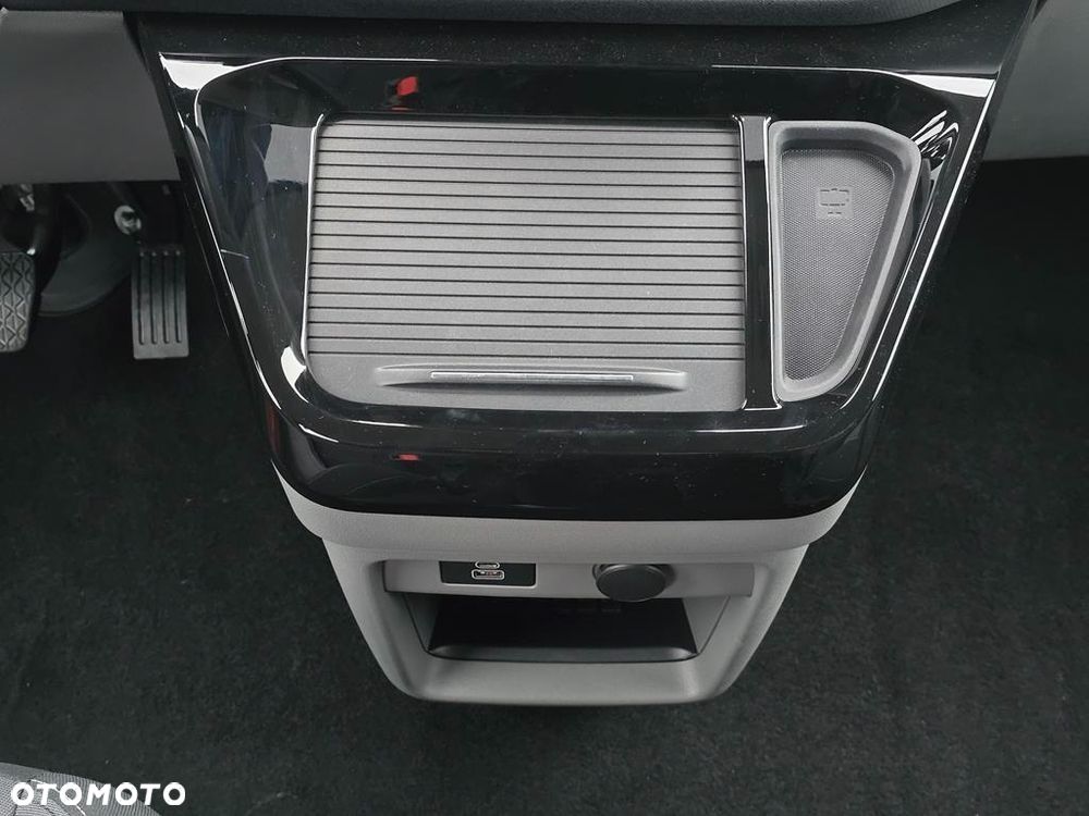 Ford Tourneo Custom 2.0 EcoBlue 320 L2 Titanium - 22