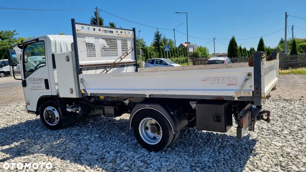 Isuzu M21 - 6