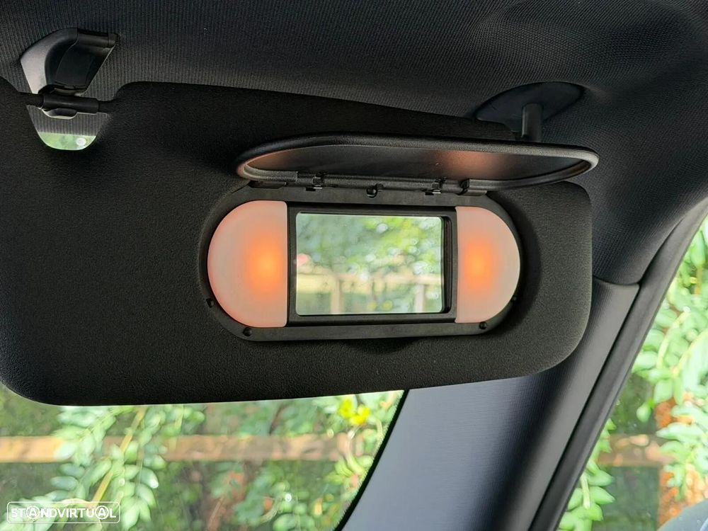 MINI 3 Portas One D - 23