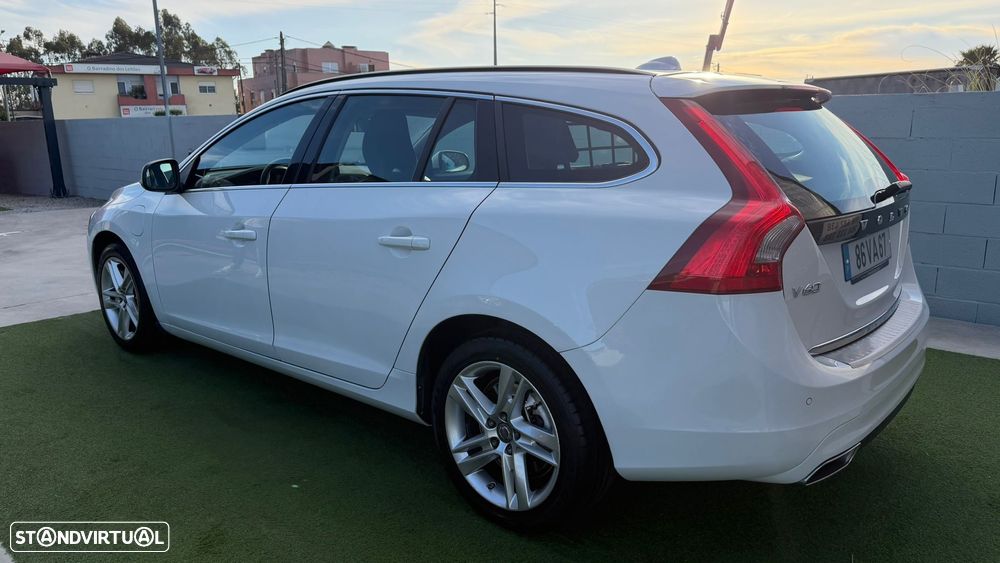 Volvo V60 2.4 D6 Momentum AWD Phev - 12