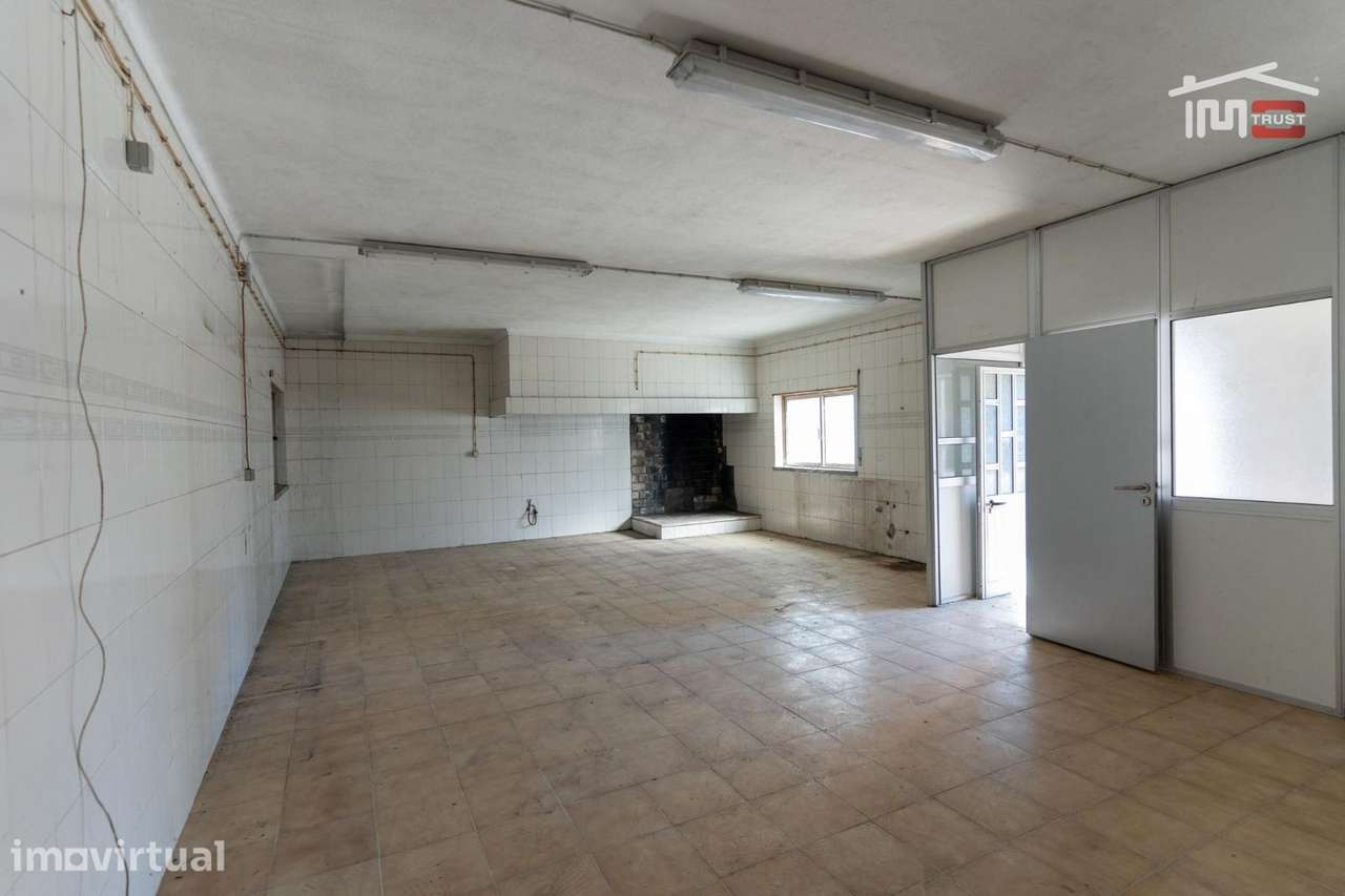 PAVILHÃO INDUSTRIAL COM AREA DE 6600 M2 COM AREA TOTAL DE TERRENO D... - Grande imagem: 2/28