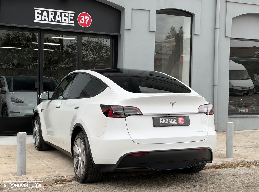 Tesla Model Y Long Range Dual Motor AWD - 6