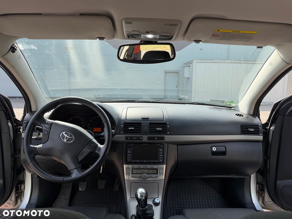 Toyota Avensis 1.8 VVT-i Sol - 12