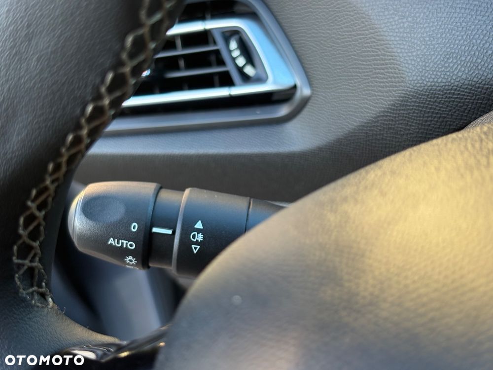 Peugeot 308 1.6 HDi Trendy - 19