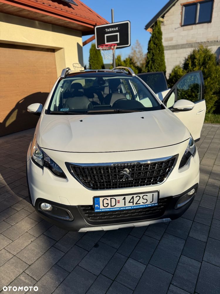 Peugeot 2008 1.2 Pure Tech GPF Signature S&S - 5