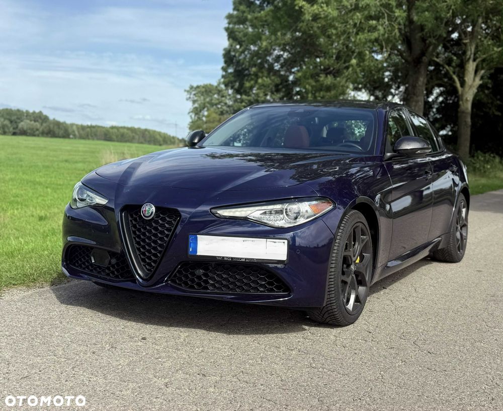 Alfa Romeo Giulia - 1