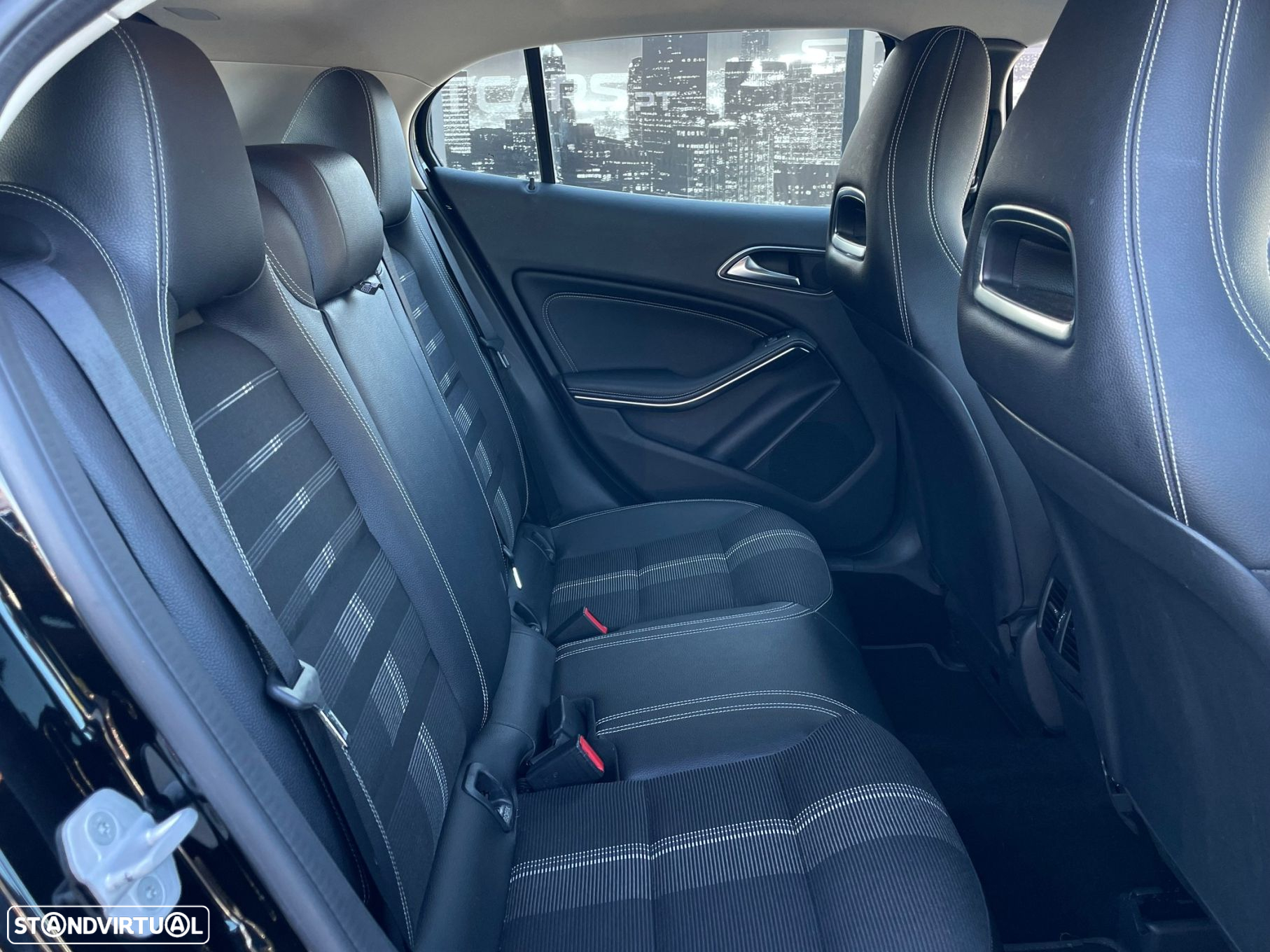 Mercedes-Benz GLA 180 d Urban Aut. - 13