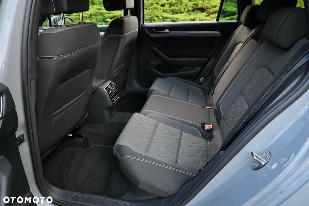 Volkswagen Passat 2.0 TDI SCR DSG Business - 27