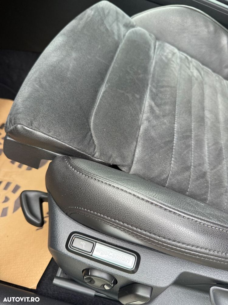 Volkswagen Passat Variant 2.0 TDI SCR DSG BlueMotion Highline - 17