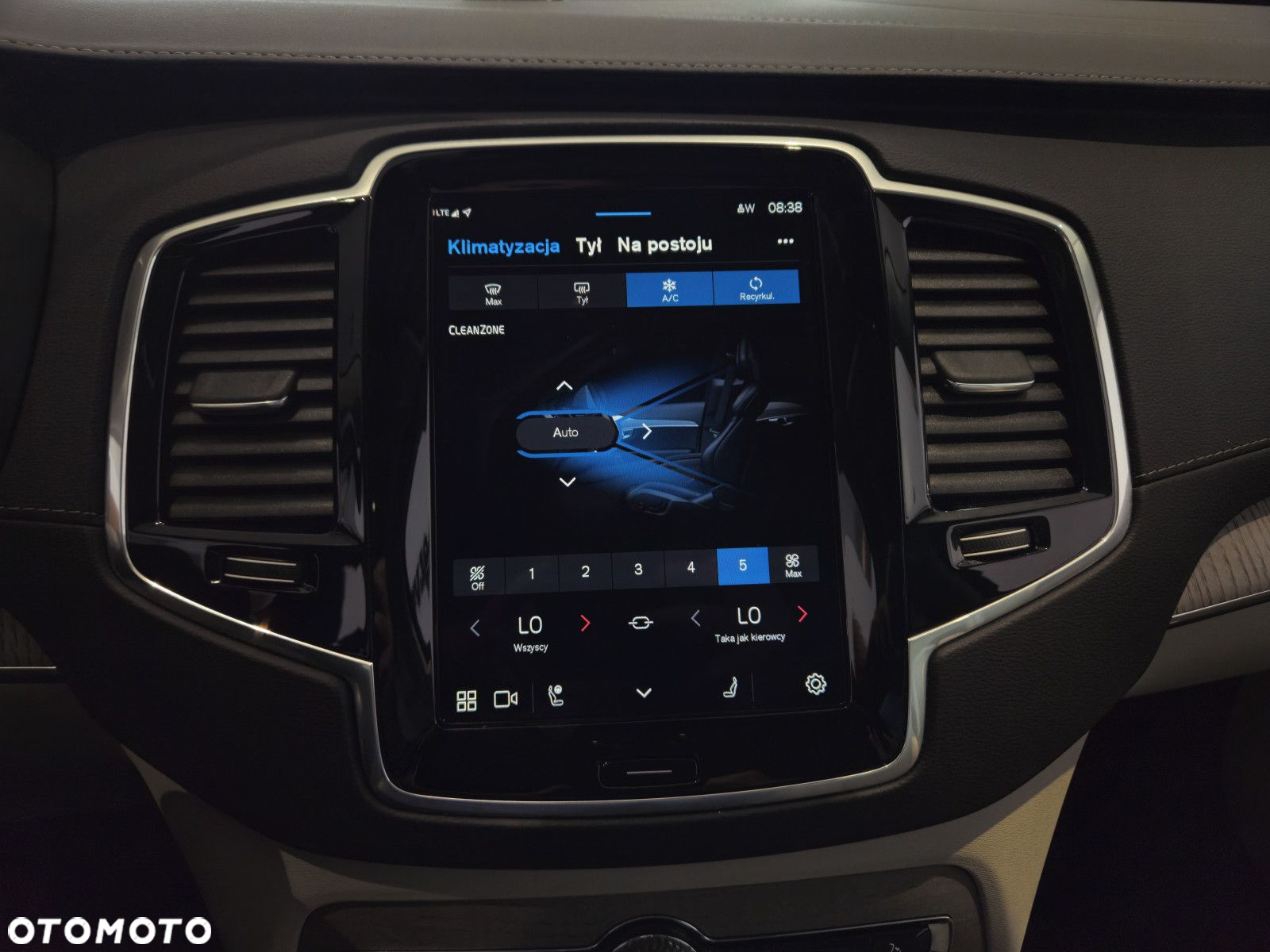 Volvo XC 90 - 22