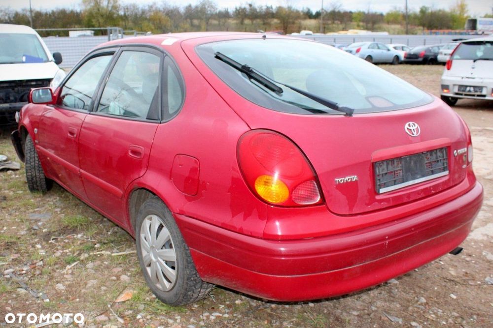 Toyota Corolla E11 2001 1.4VVTI Liftback (MASKA, ZDERZAK, LAMPA, BŁOTNIK, DRZWI, SZYBA, FOTEL) - 4