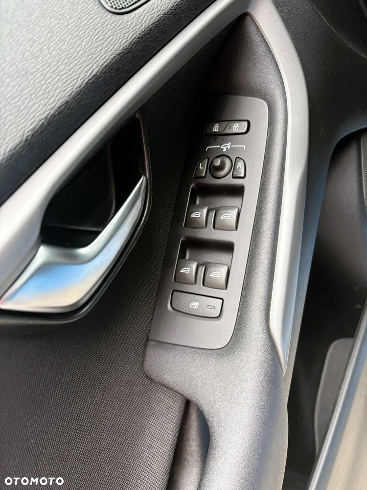 Volvo V40 D4 Drive-E R-Design Kinetic - 32