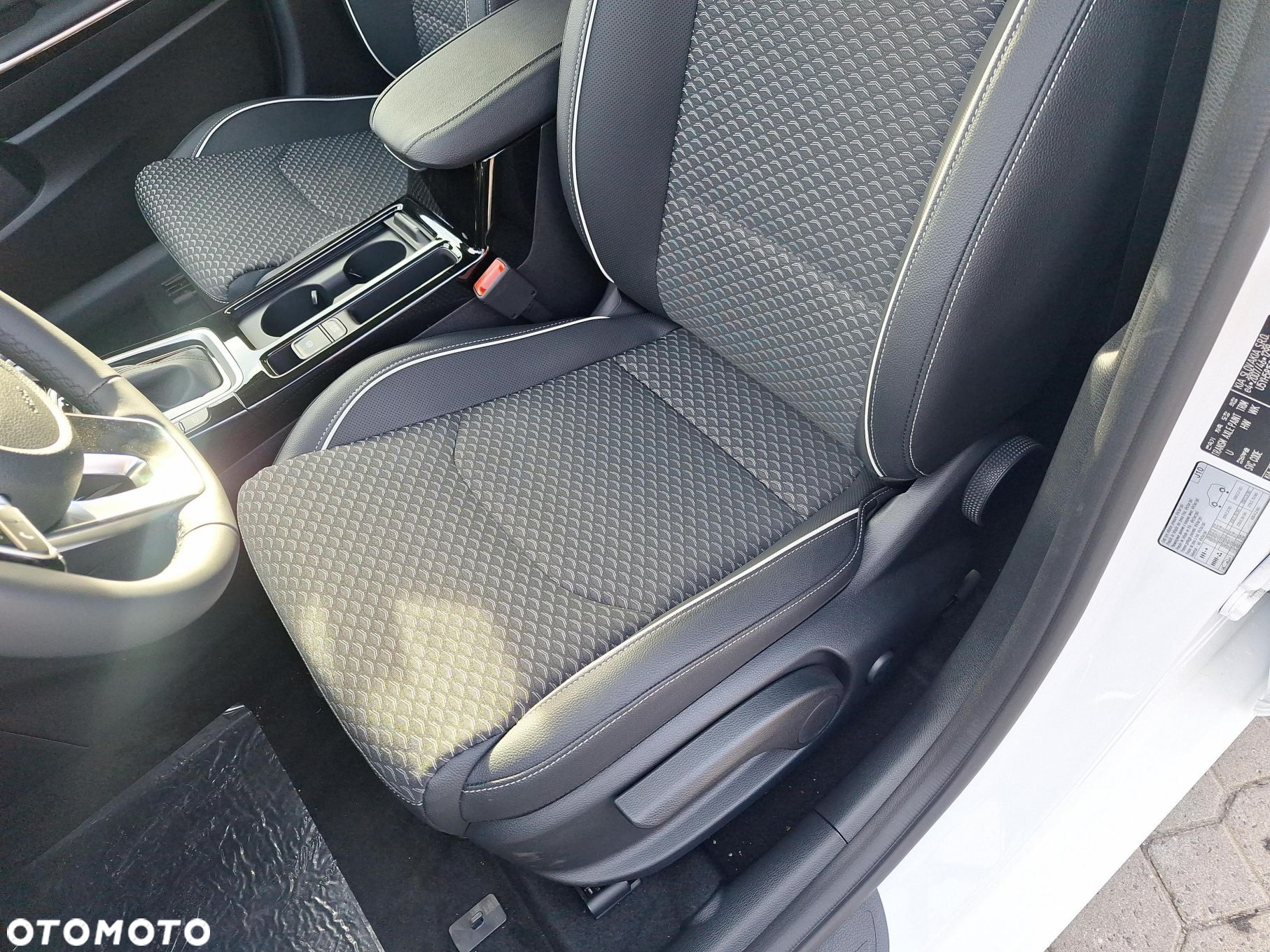 Kia Ceed - 9