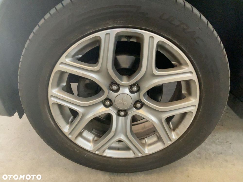 Mitsubishi Outlander 2.0 4WD Top - 26