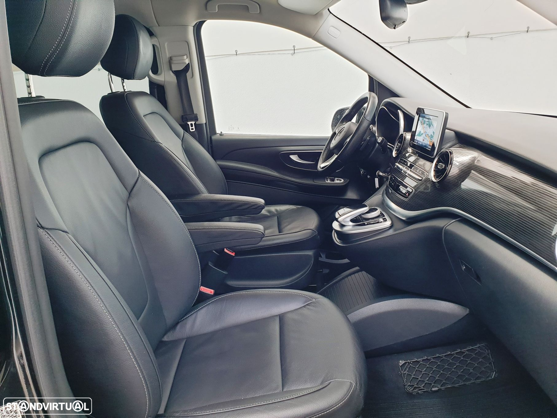 Mercedes-Benz V 300 d Longo Avantgarde - 25