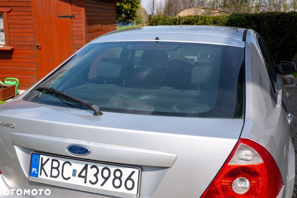 Ford Mondeo 1.8 Ambiente - 4