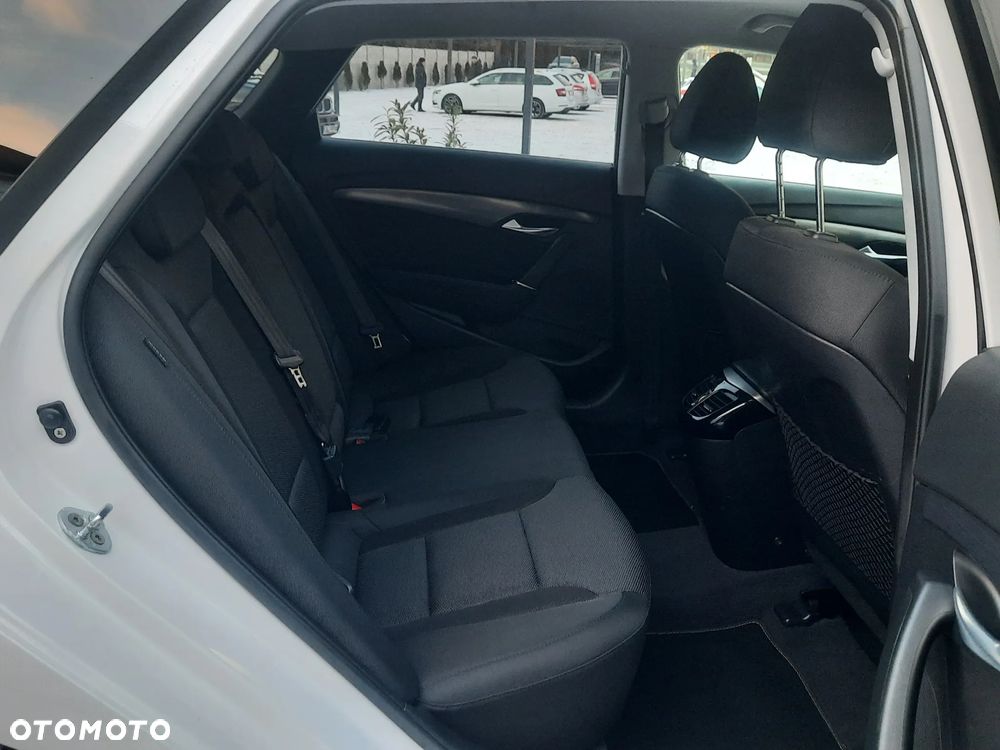 Hyundai i40 i40cw 1.7 CRDi Automatik Fifa World Cup Edition - 31